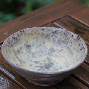 Miska ceramiczna z mieszanej gliny  z kropkowanym szkliwem